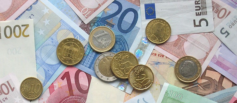 pièces de monnaie et billets de banque en euros