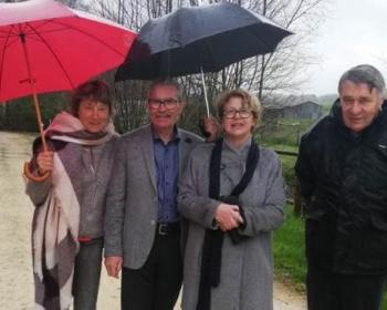 Nadia SOLLOGOUB entourée notamment du maire et de l'adjoint de Champvert lors de sa visite de la commune le mardi 16 avril 2019