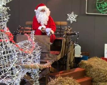Père Noël présent sur le marché de Noël de Neuvy-sur-Loire le dimanche 1er décembre 2019