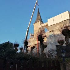 la grue pour l’instalation du coq