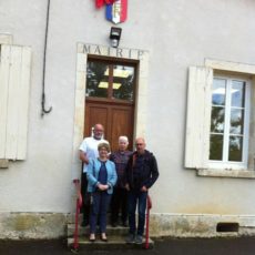 l’équipe municipale devant la mairie de Bulcy aux côtés de Nadia SOLLOGOUB